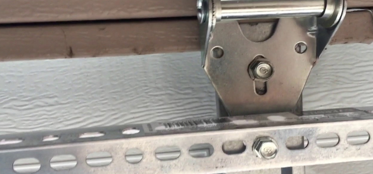 commercial garage door hinges repair in Guelph